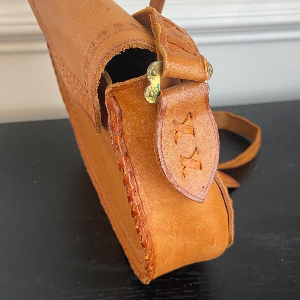 VTG  Hand Tooled Tan Saddle Leather Purse Shoulder Bag - Picture 3 of 7